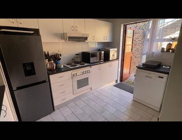 3 BEDROOM TOWNHOUSE FOR SALE IN TYGER VALLEY